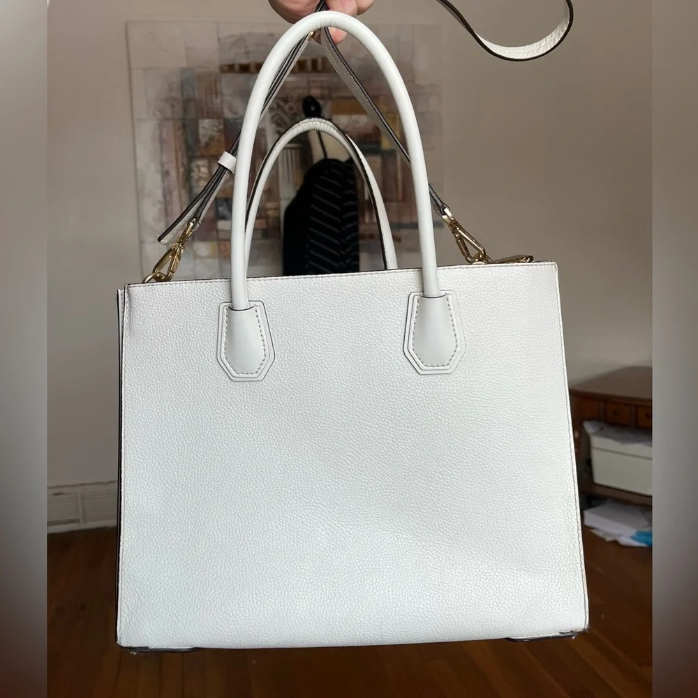 Michael Kors white pebbled leather (EUC) accordion tote- purse - Picture 5 of 17